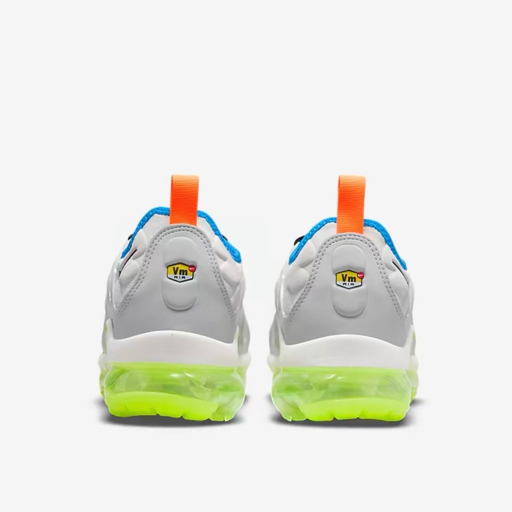 Nike Womens Air VaporMax Plus DQ4695-001 size 8 athletic sports gym running - Picture 6 of 15